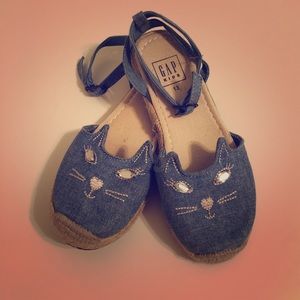 Girl’s kitty cat flats
